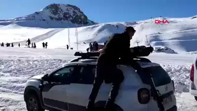 Hakkari'de Gençlere Kayak Eğitimi