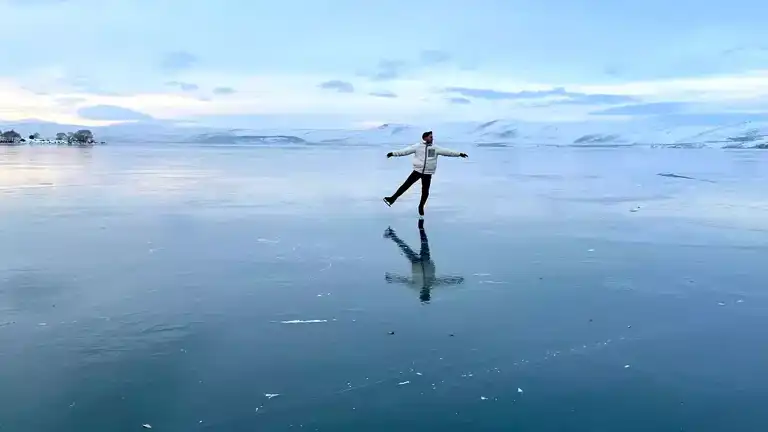 Çıldır Gölü'nde Buz Pateni Şöleni!