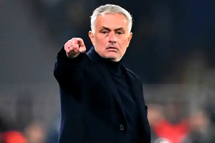 Mourinho, Fenerbahçe'yle İlk Kez Geriden Şampiyon Mu Olacak?