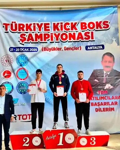 Kayseri Spor, Kick Boks'ta 6 Madalya Kazandı!
