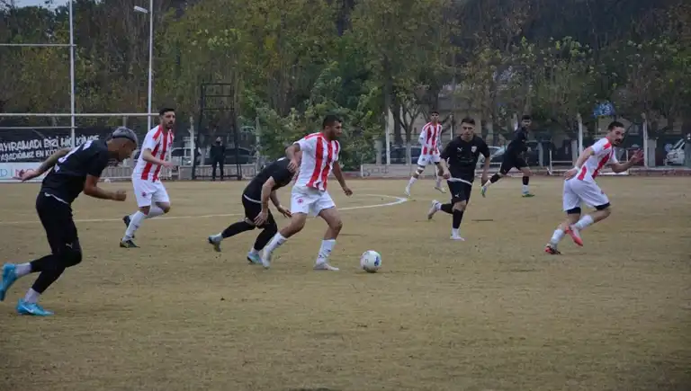 Lig Lideri Deplasmanda Stresli Yenilgi Aldı!