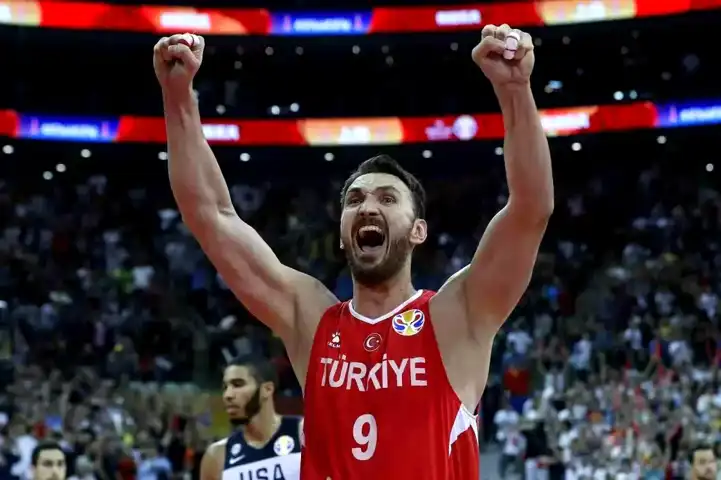 Semih Erden Basketbola Veda Etti!
